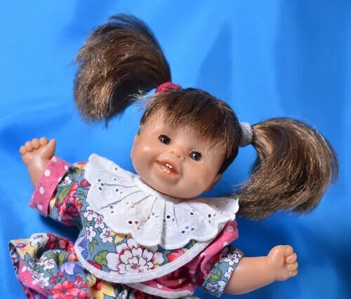 Куколку зовут. Куклы Бриджит Леман. Как зовут куклу. Как назвать куклу девочку. Кукла Борлин.