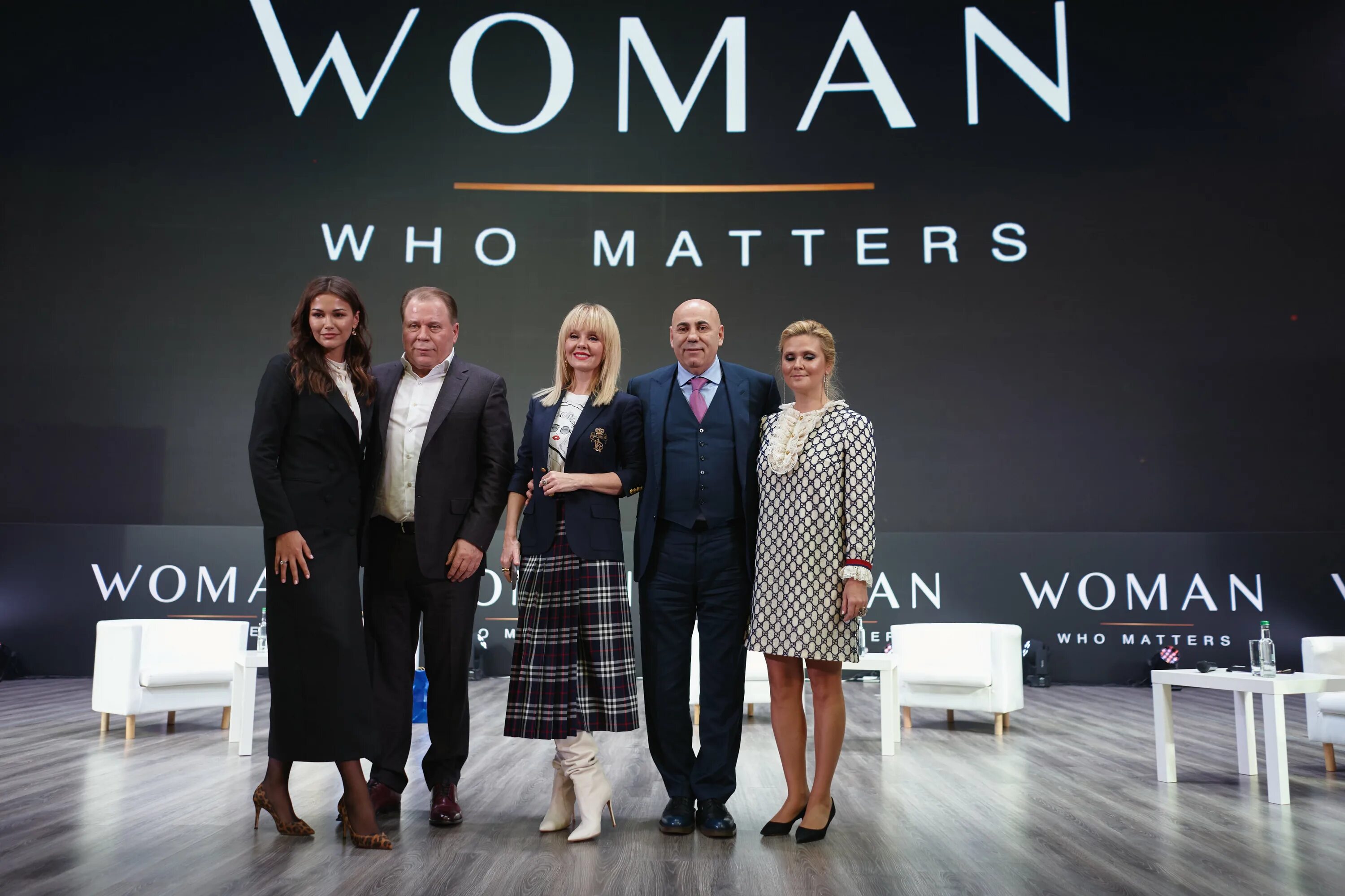 Форум женщины меняющие мир. Woman who matters. Женский форум Вумен. Премия woman who matters. Бизнес-форум woman who matters.