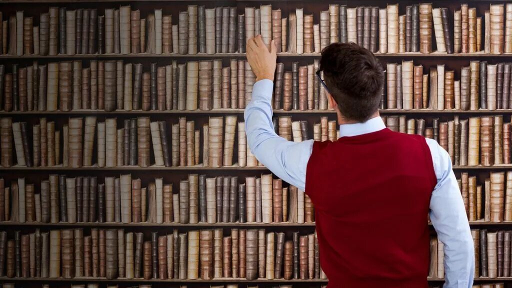 Метод чтения книг. Библиотекарь мужчина. парень в библиотеке. библиотекарь книга. библиотекарь эстетика.