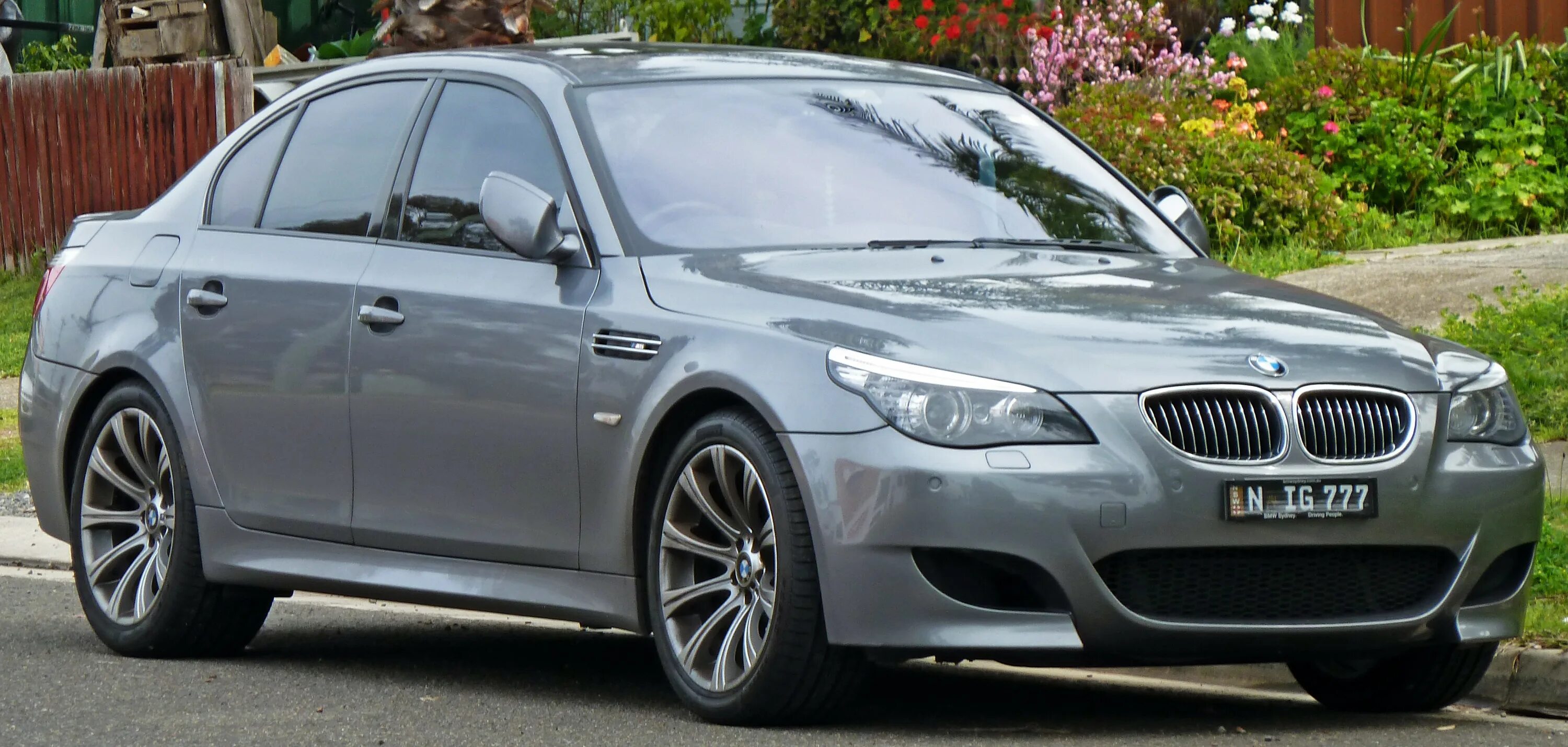 BMW 5 e60. BMW 5 е60. BMW m5 2009. BMW e60 2010. М5 название