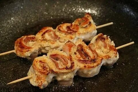 Шашлык из грудки в беконе