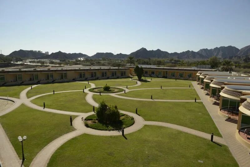 Фуджейра отели с бунгало. Royal beach hotel resort 4. Роял бич резорт фуджейра. Royal beach hotel resort fujairah 4 фуджейра. Royal beach hotel resort fujairah 4 фуджейра.