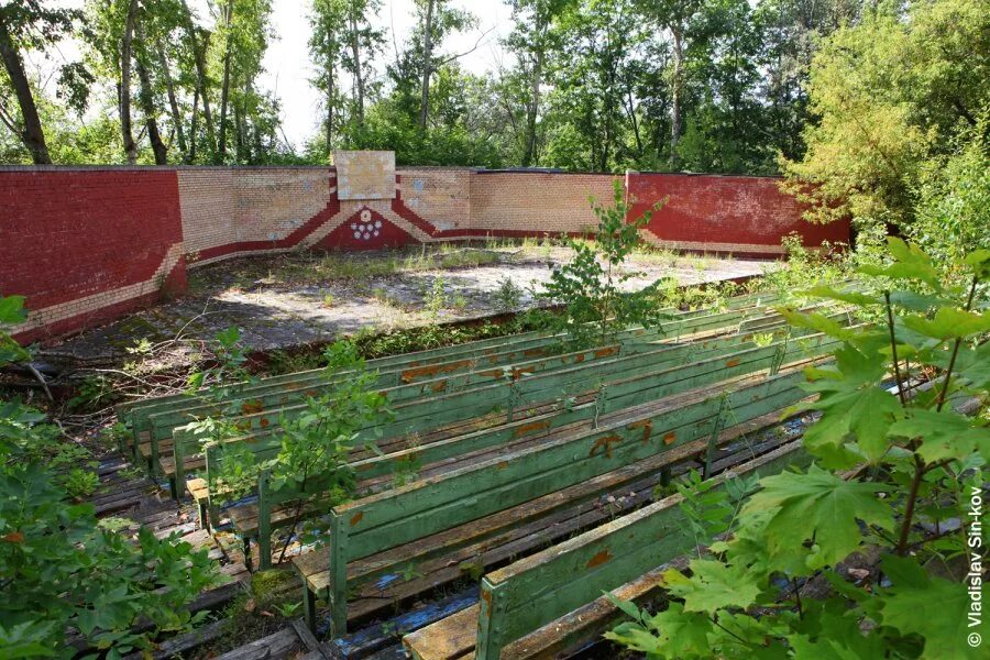 поречье звенигород заброшенный лагерь. заброшенный пионерский лагерь в подмосковье. пионерское московская область. пионерский лагерь автомобилист наро фоминский район. пионерское московская область.