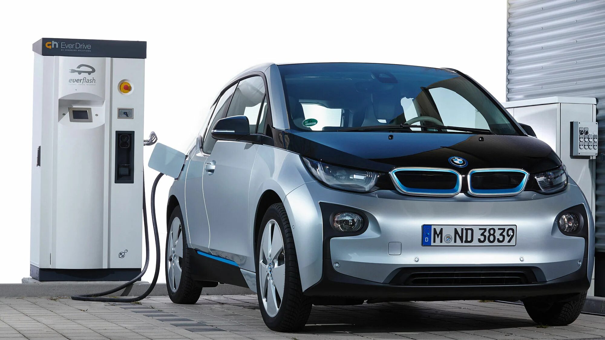 BMW i3 2015. Электромобиль BMW i3. BMW i3 антенна. BMW i3 Charging Port. Амбер авто электромобиль