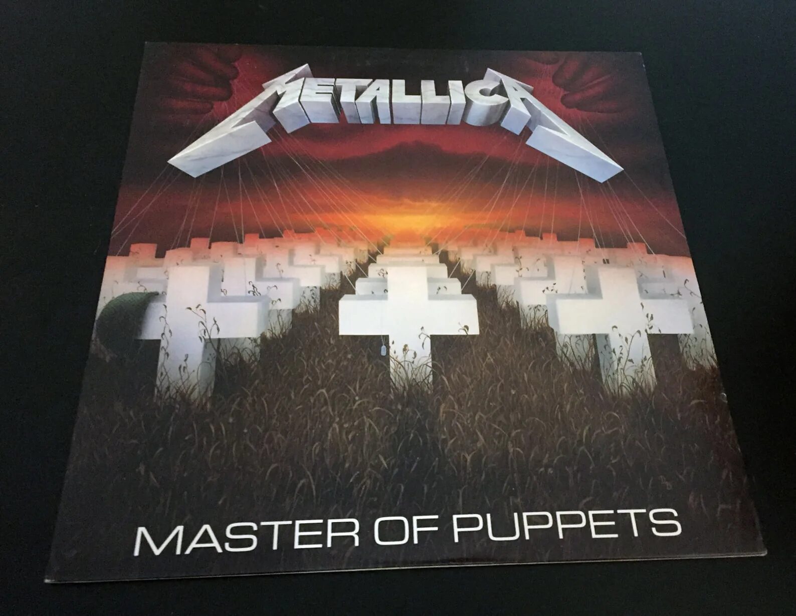 Master of puppets текст. Metallica Master of Puppets обложка. Metallica 1986 Master of Puppets. Металлика мастер оф папетс обложка. Metallica 1986 Master of Puppets обложка альбома.