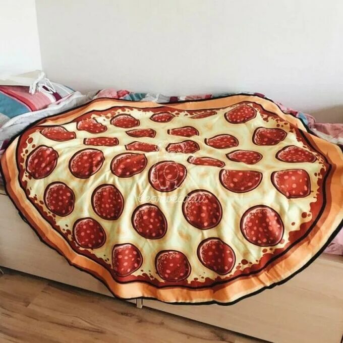Одеяло в виде пиццы. Подушка в виде пиццы. Пицца необычной формы. Покрывало в виде пиццы. Плед в виде блина