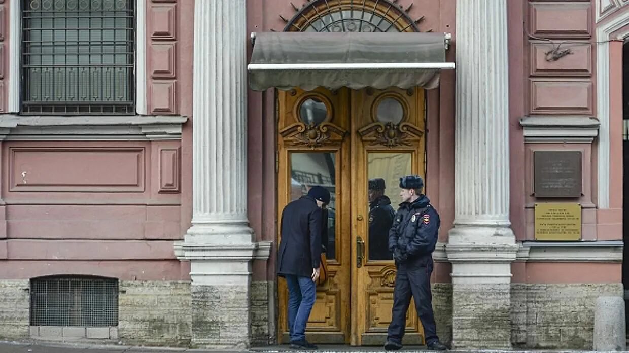Работа в консульстве в санкт петербурге. Посольство сша в санкт-петербурге. представительство мид в санкт-петербурге. датское генеральное посольство в санкт-петербурге. дипломатическое представительство.