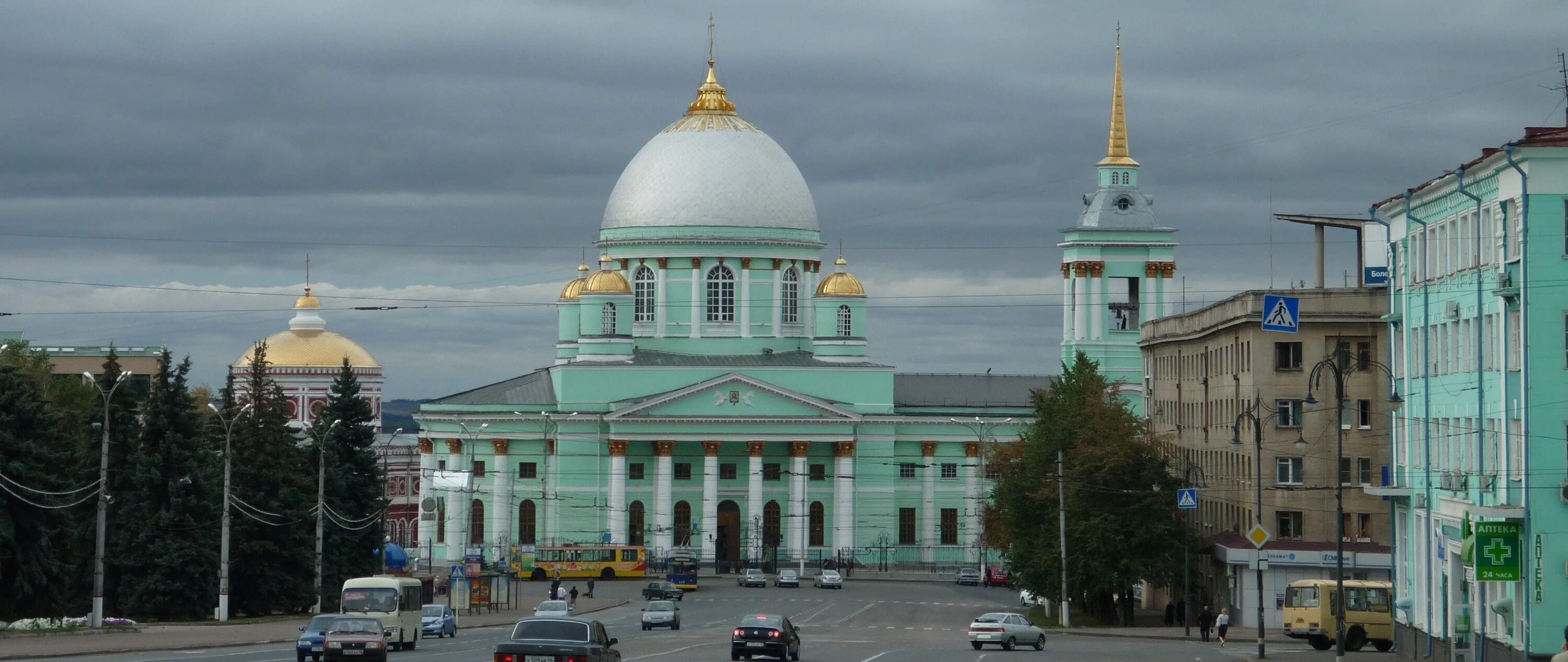 Город ниже курска. Курск панорама. Пасмурно Курск.