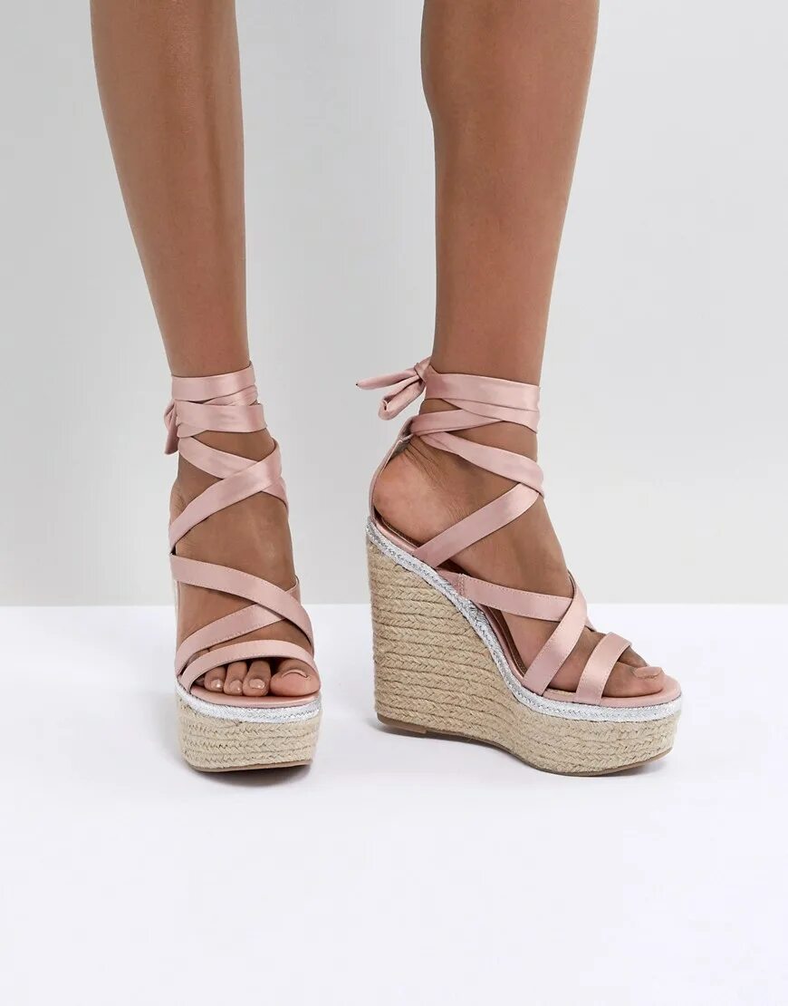 Купить танкетки женские в москве. ASOS Design Trophy Tie Leg High Wedges. Босоножки Асос 2022. Босоножки на танкетке 2020 с завязками ASOS Design. Босоножки танкетки валберис.