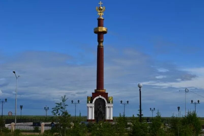 Впр якутия. Бекетов Якутск памятник. Памятник Петру Бекетову. Памятник Петру Бекетову в Якутске.