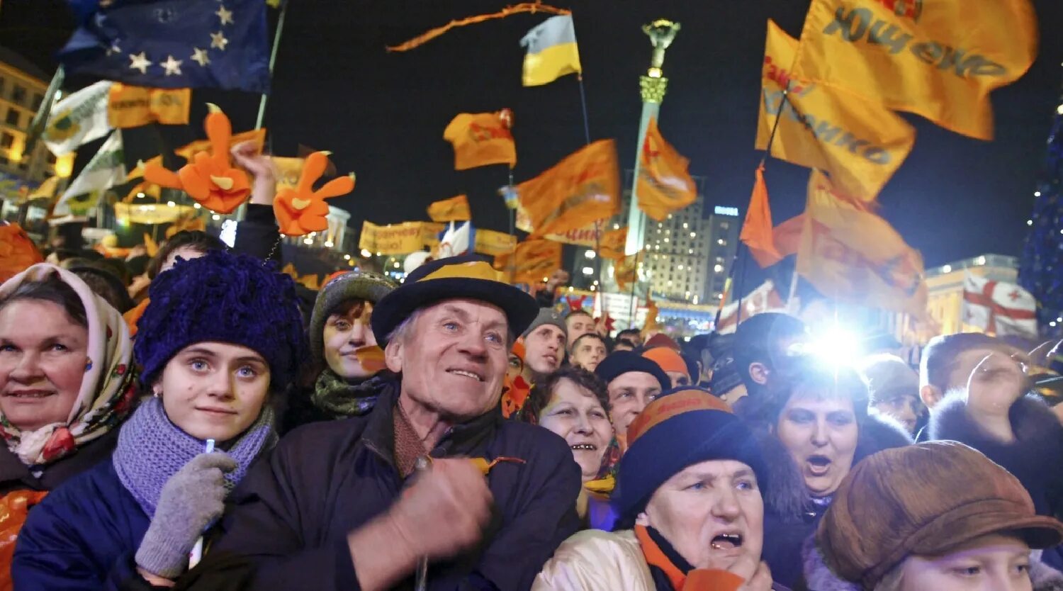 Orange revolution. Майдан 2004 Ющенко. Оранжевая революция 2004. Оранжевая революция на Украине 2004 Майдан. Зеленский оранжевая революция.