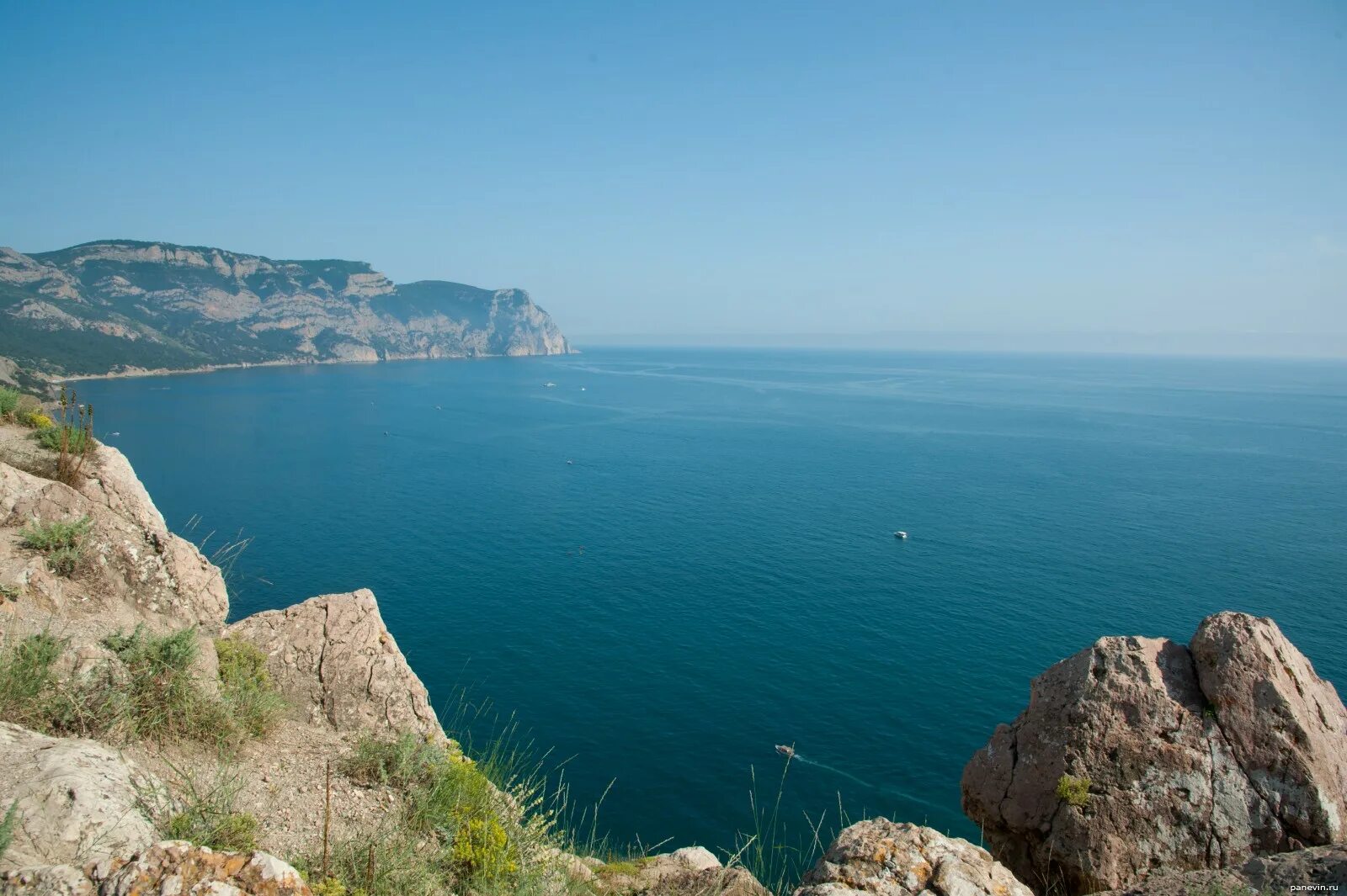 Балаклава Крым горы. Ковм горы море Балаклава. Кастрон Крым. Крымское черное море. D rhe