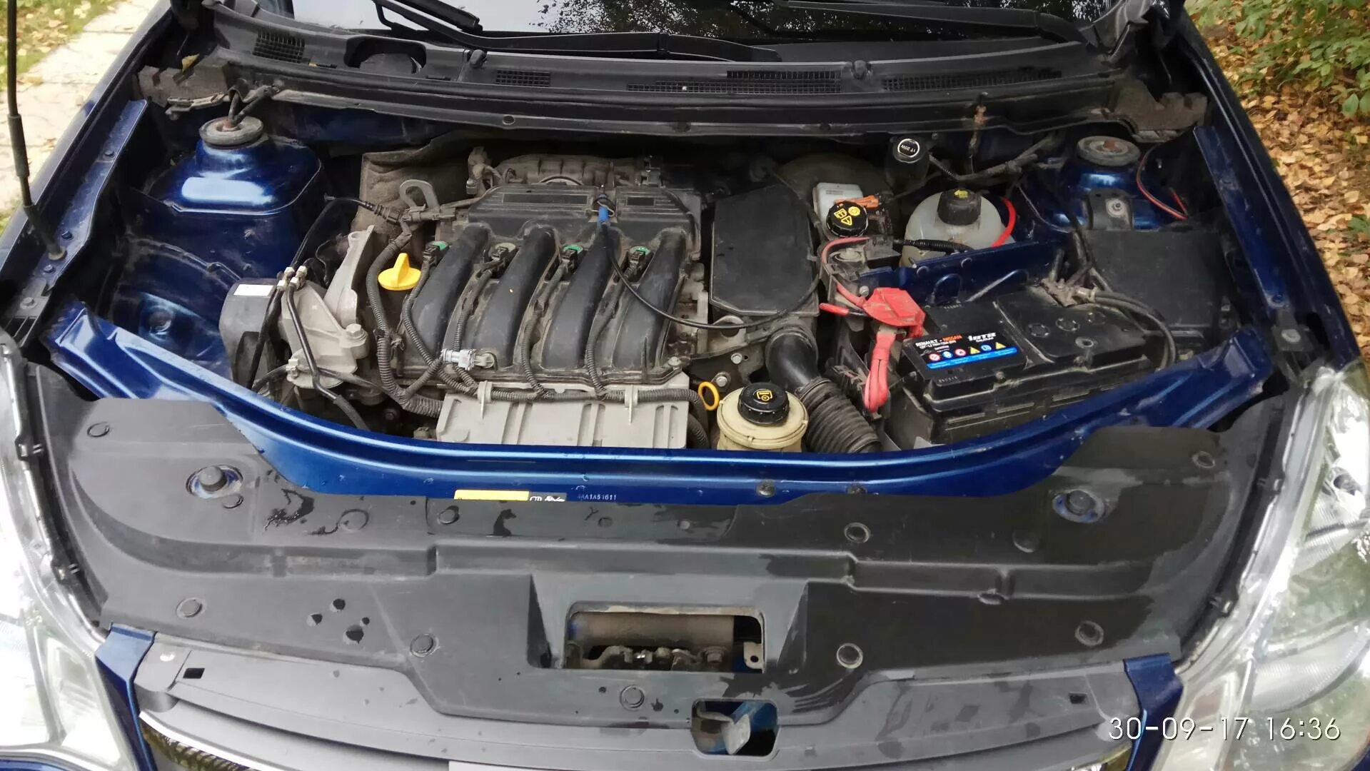 3. Уплотнение моторного отсека - Nissan Almera V (G11/15), 1,6 л, 2013 года аксе