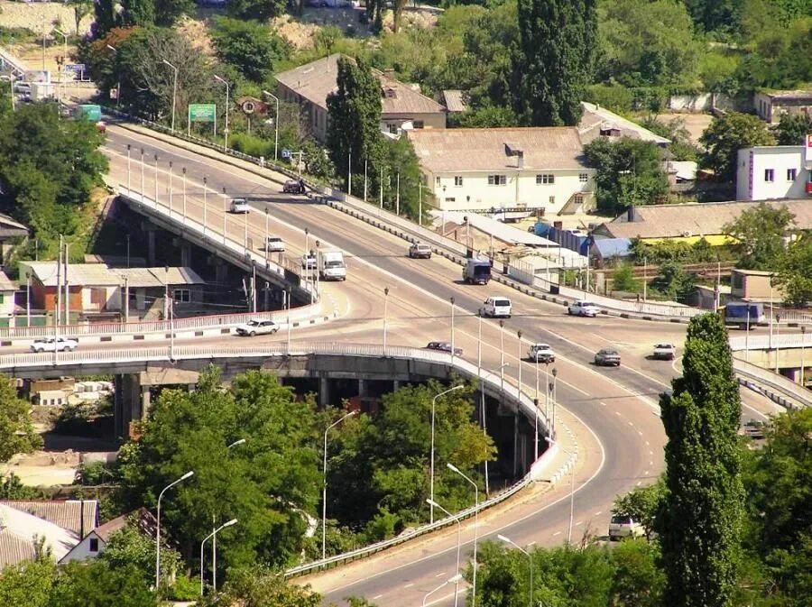 Населенность туапсе. Виадук туапсе веб. Виадук туапсе сочи. Панорама туапсе агойский перевал. Туапсе улица сочинская.