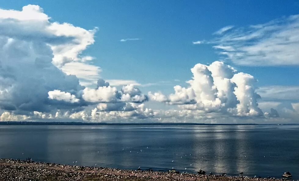 Ах эти тучи в голубом. Ах эти тучи. Тучи в голубом. Ах эти ткчи в голубубом. Тучи в голубом вальс.