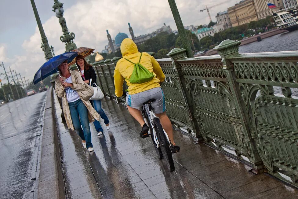 велосипедный поход. велосипед для туризма. движение велосипедистов группами. путешественник первым объехавший вокруг света на велосипеде. чтобы на велосипеде объехать территорию парка.