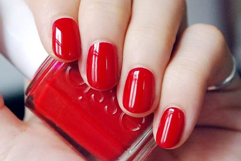 Лаки красные купить. Essie лак. Essie лак Jelly. Essie Red. Красный лак для ногтей Essie палитра.