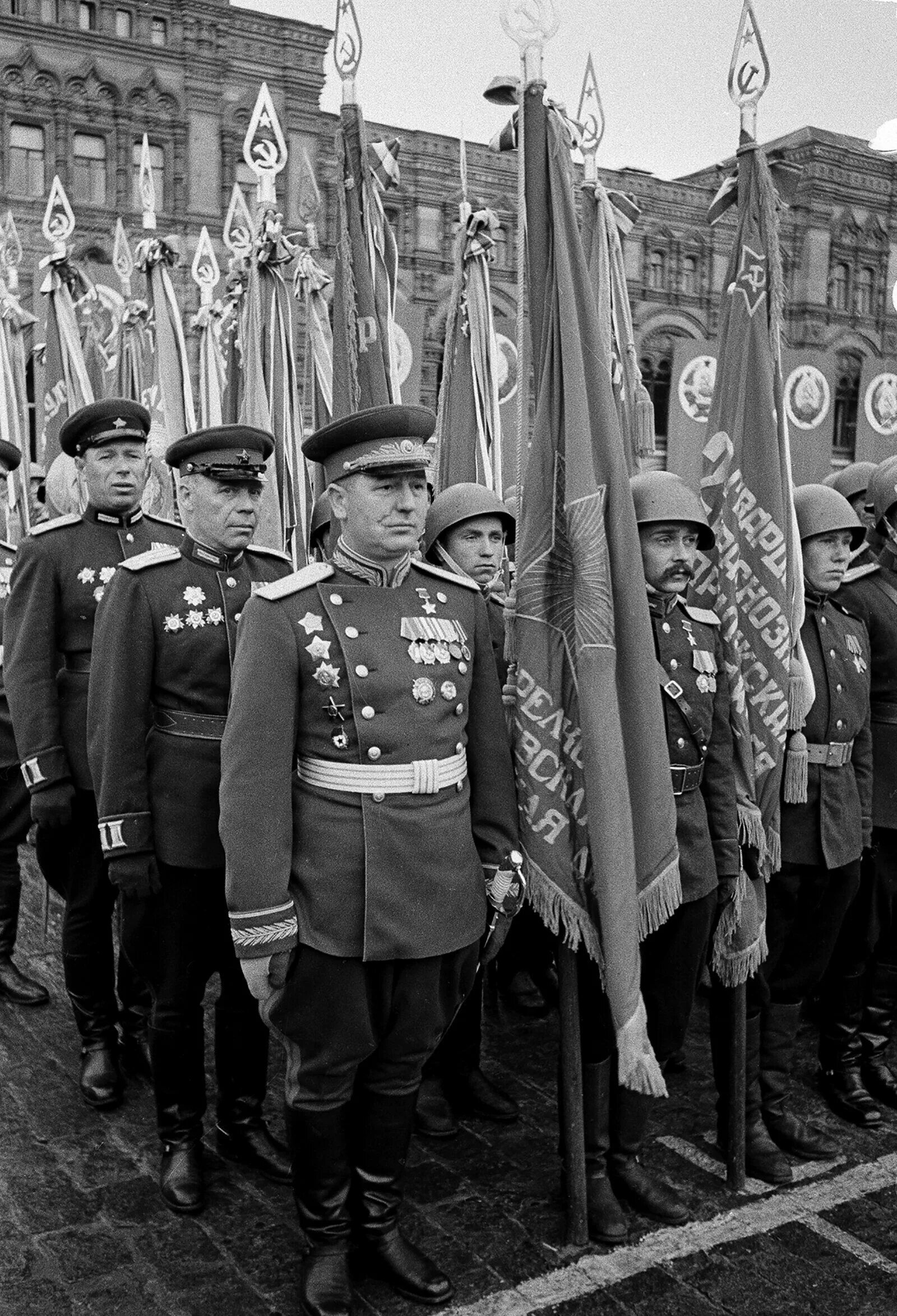 Парад 1945г. 24 Июня 1945 г в Москве состоялся парад Победы. Рокоссовский на параде 1945. Парад 1945г на красной площади.