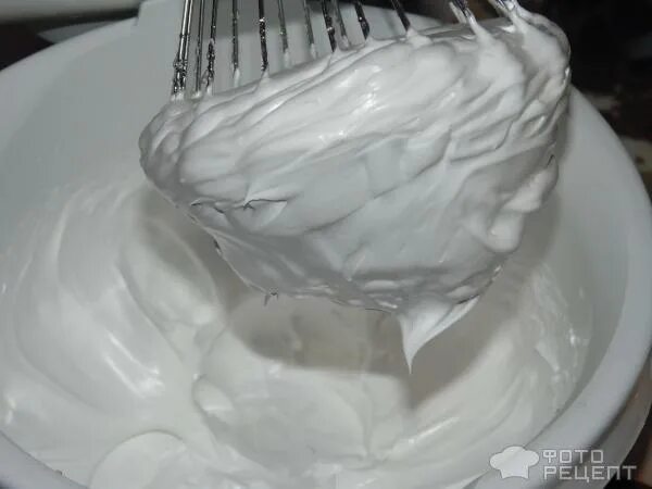 как сделать белковый крем для трубочек. трубочки с белковым кремом. как сделать белковый крем для трубочек. трубочки из слоёного теста. трубочки с белковым кремом из слоеного теста.