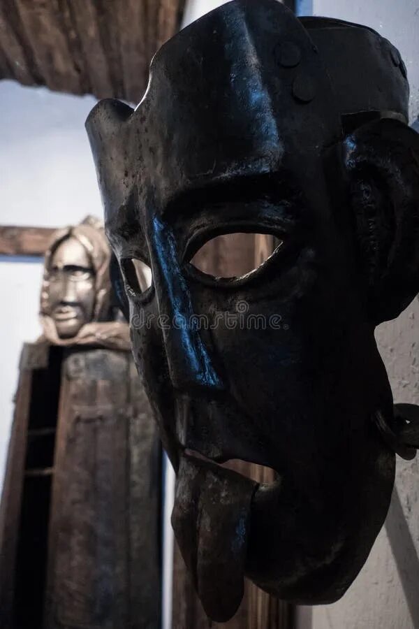 маска для пыток. маска позора. пыточные маски средневековья. маска для пыток. маска для пыток.