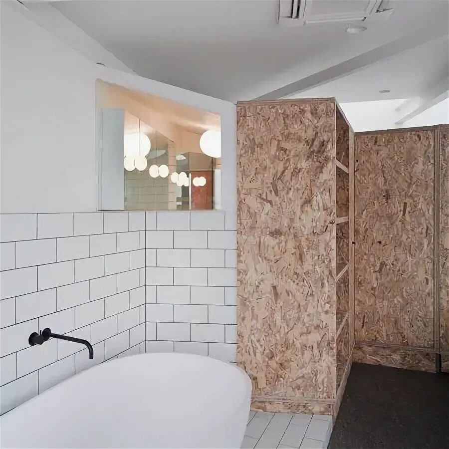 Kleine badkamer met stoere materialen - Badkamer, Spiegel badkamer en Badkamer i