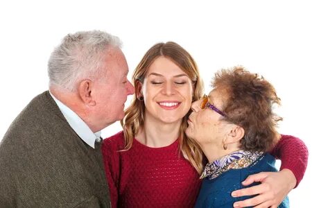 Лишнее слово grandma dad mum grandfather