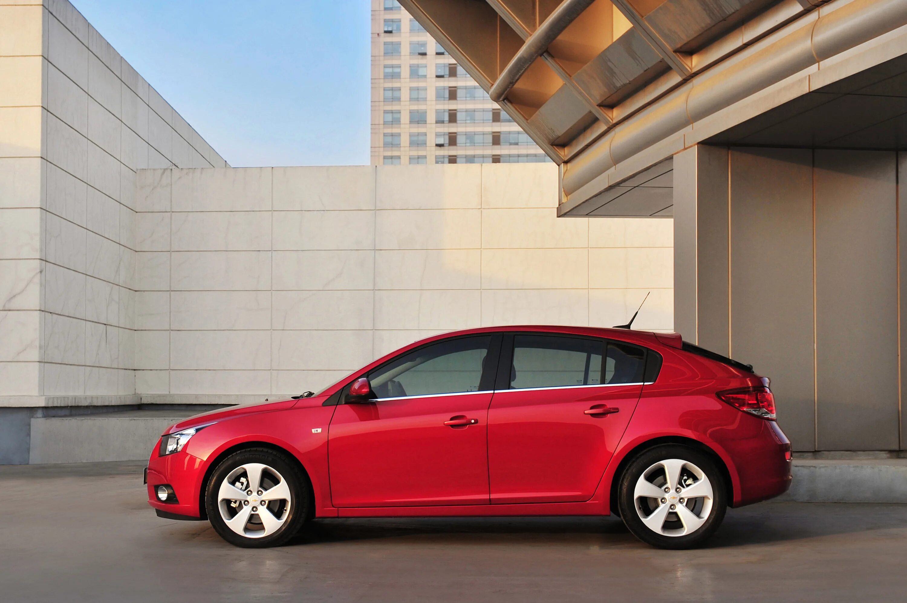 Хэтчбек тип. Chevrolet Cruze Hatchback. Chevrolet Cruze Hatchback 2012. Chevrolet Cruze 2012 хэтчбек. Шевроле Круз 2011 хэтчбек.