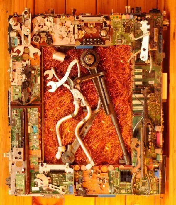Что можно сделать из старой платы Craft & Creativity: E-waste equals e-art by Steven Rodrig Sculptures, Circuit, S