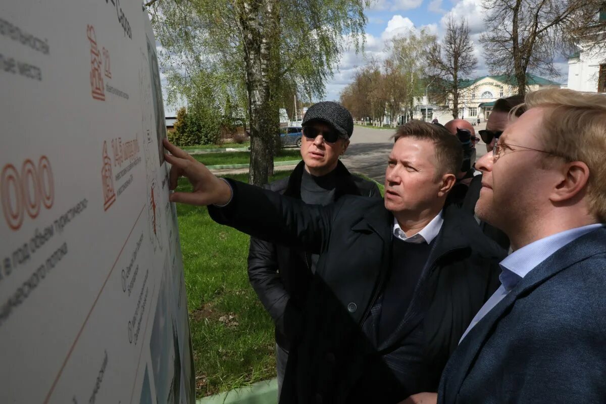 Главные новости новгорода. Образовательный туризм в Нижегородской области. Фото людей. Медведев в Нижнем Новгороде.