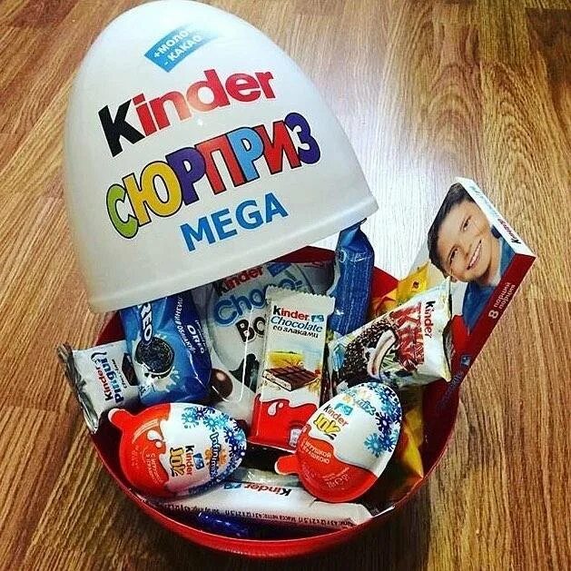 Киндер сюрприз картинки. Kinder area. Kinder сюрприз. Киндер фигурки новогодние шоколадные. Kinder area.