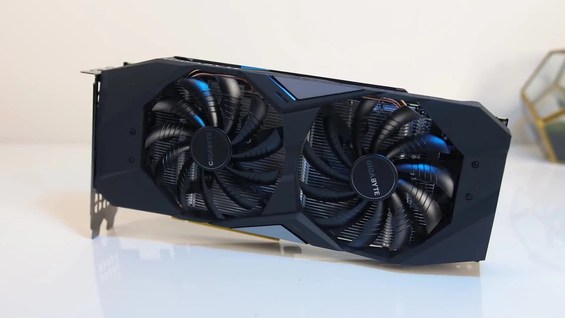 Gigabyte geforce rtx 2060 6g. Видеокарта RTX 2060 Gigabyte. Gigabyte RTX 2060 6gb. Gigabyte RTX 2060 6gb OC. Gigabyte RTX 2060 Windforce OC.