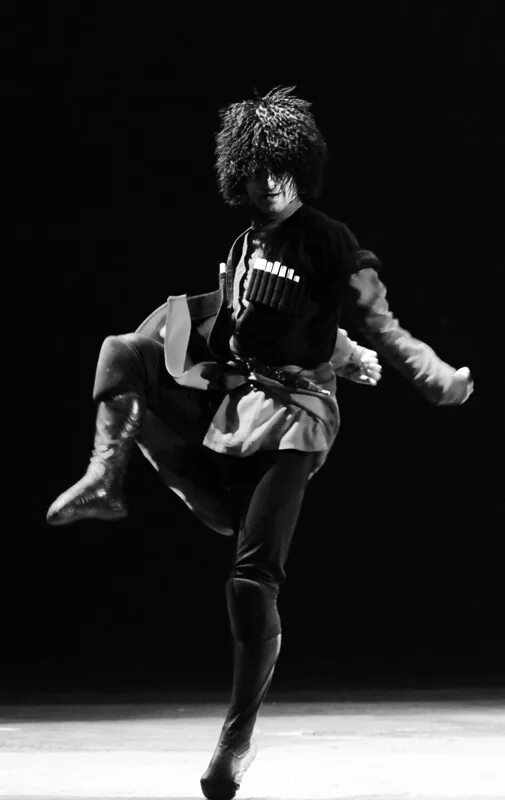 Georgian disco оригинал. Georgian dance. sukhishvilebi dance. georgian dance khorumi. massimo georgiani танцы.
