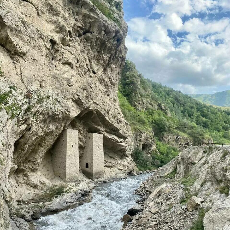 Чечня горы аргунское ущелье. Горы кавказа аргунское ущелье. Горы кавказа аргунское ущелье. Чечня горы аргунское ущелье. Чеченская республика аргунское ущелье.