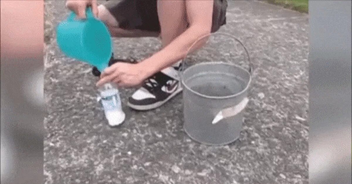 Карбид кальция (барабан 125 кг). Карбид в бутылке. Бомбочка из карбида. Карбид в пластиковую бутылку. Как взрывать карбид.