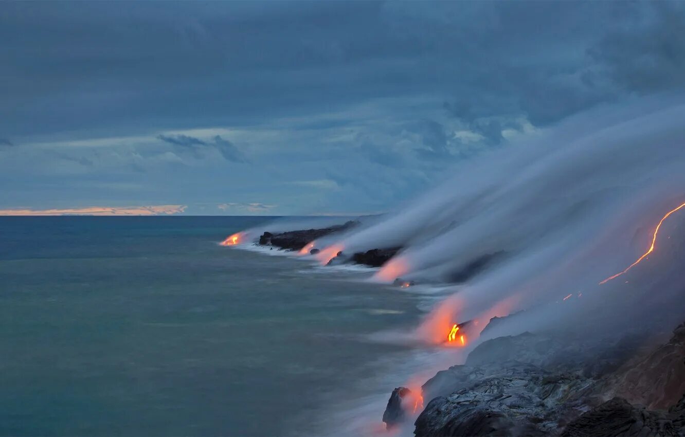 Самый большой вулкан над морем. Хавайи-волкейнос. hawaiʻi volcanoes national park. вулканы на островах гавайи. гавайские острова застывшая лава.