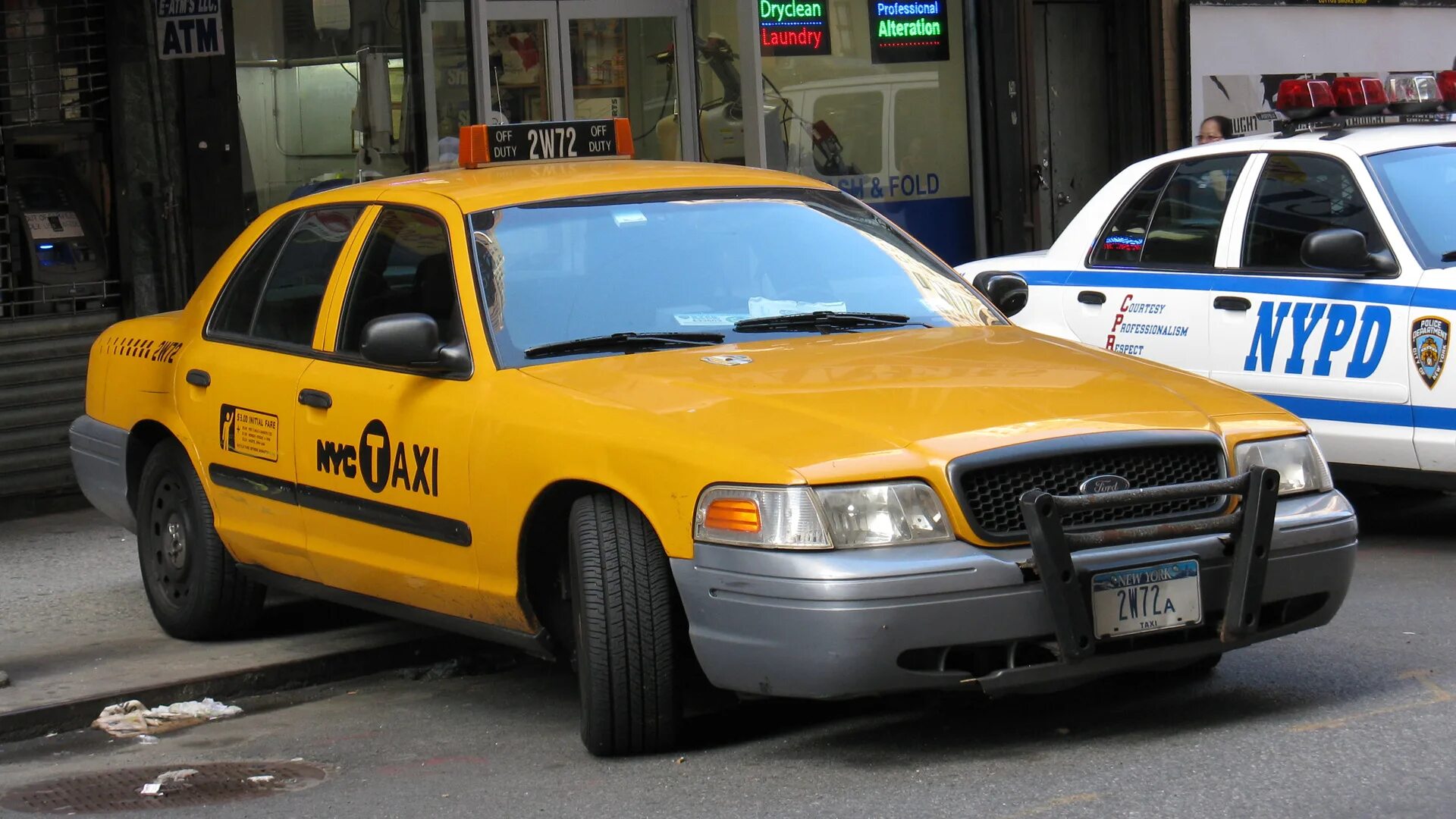 Taxi polis club. Полиция токио машины. Тюнингованные такси. Фото полицейский в такси. Такси нью-йорка.