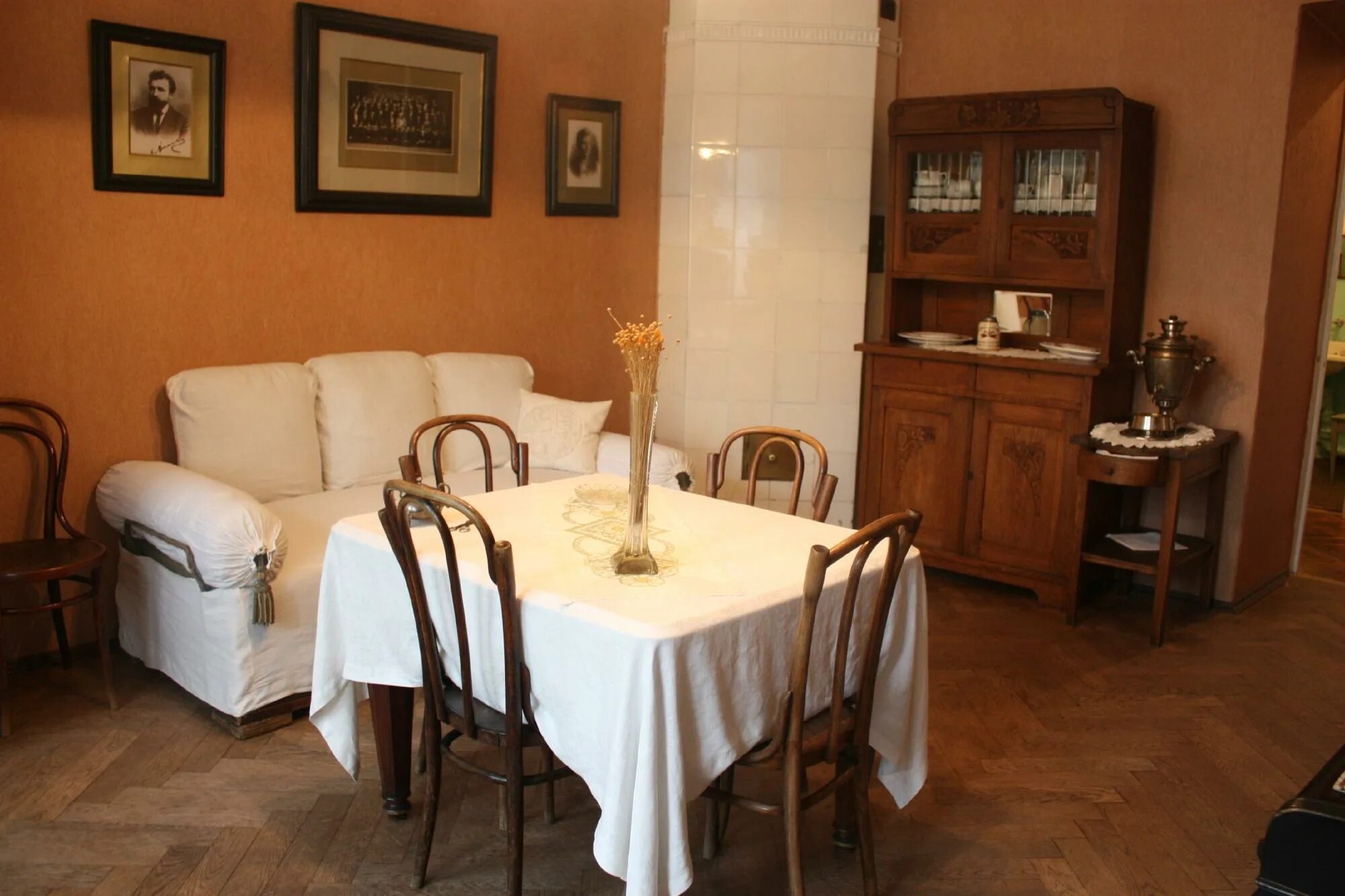 Дом музей аллилуевых. Дом музей аллилуевых в петербурге. Музей аллилуевых в санкт-петербурге. Музей квартира аллилуева в спб. Музей квартира аллилуевых.