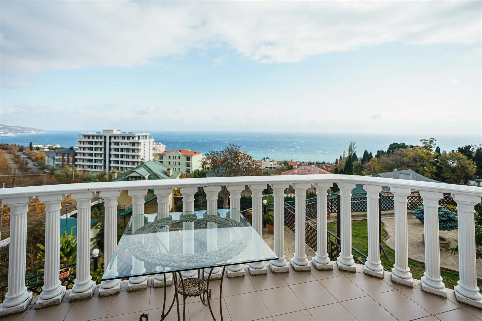 гостевой дом витас кацивели. жк море ялта гурзуф. гостиница лиана ялта. комплекс гурзуф ривьера. ялта улица дражинского 27.