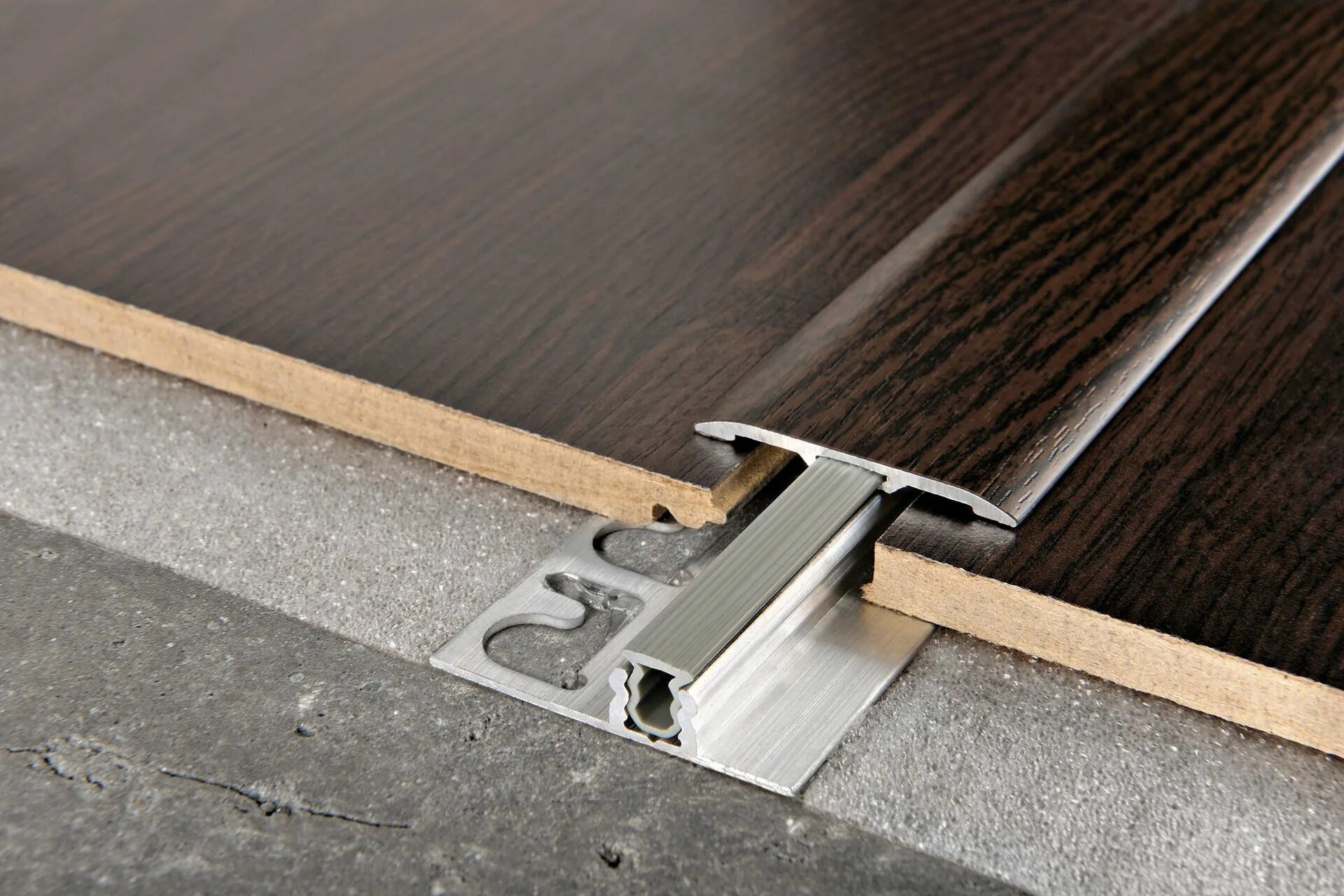 Стык полов. Переходная планка плитка ламинат 6000мм. Профиль для пола, 2,7м. Стыковочный профиль для пола латунь. Латунь piton 510 projoint.