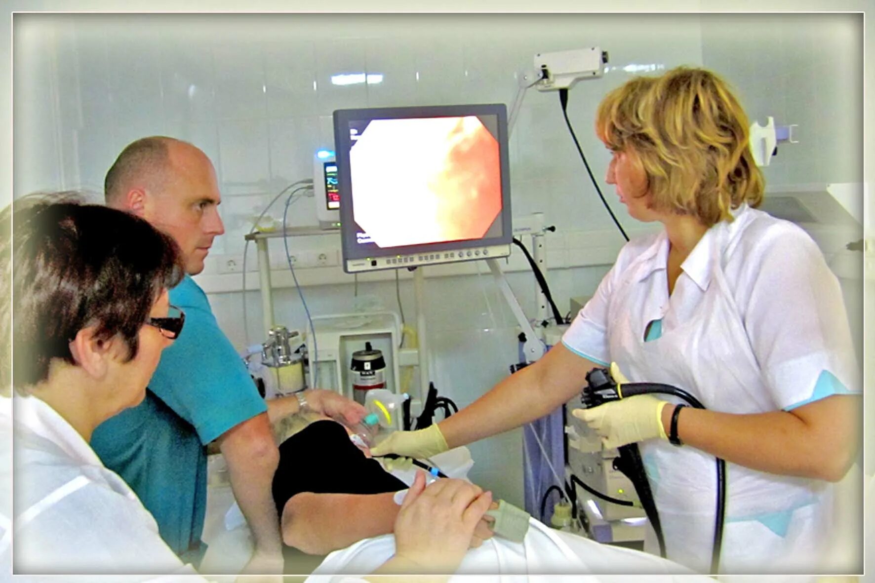 Эзофагогастродуоденофиброскопия (фгдс). Фгс желудка узи. Портальная гастроскопия. Ультрасонография эндоузи. Язва желудка фгдс эндоскопия.