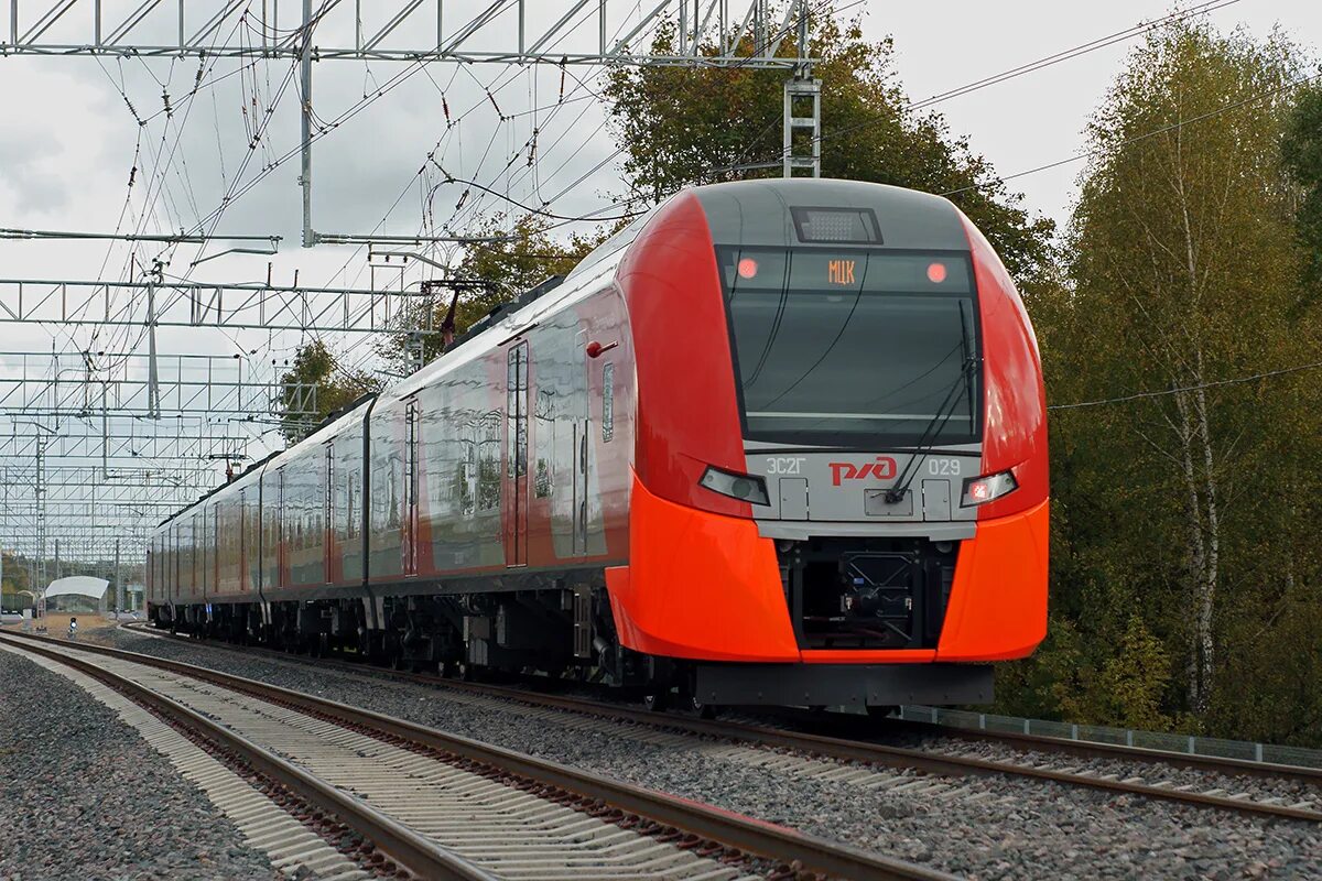 Пригородный поезд. Пригородный поезд. Тверь пригородные поезда. Ласточка мск. Албаба казань электричка.