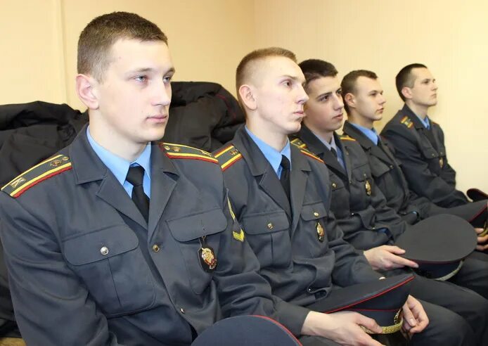 Следователи рб. Следователь курсант. курсанты следователи мвд. следователь беларусь. курсанты следователи молодые.