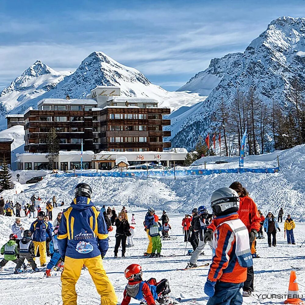 Первый горнолыжный курорт. Курорт Ароза Швейцария. Arosa Kulm Hotel & Alpin Spa. Горнолыжка в Швейцарии. Альпы Швейцария курорты.