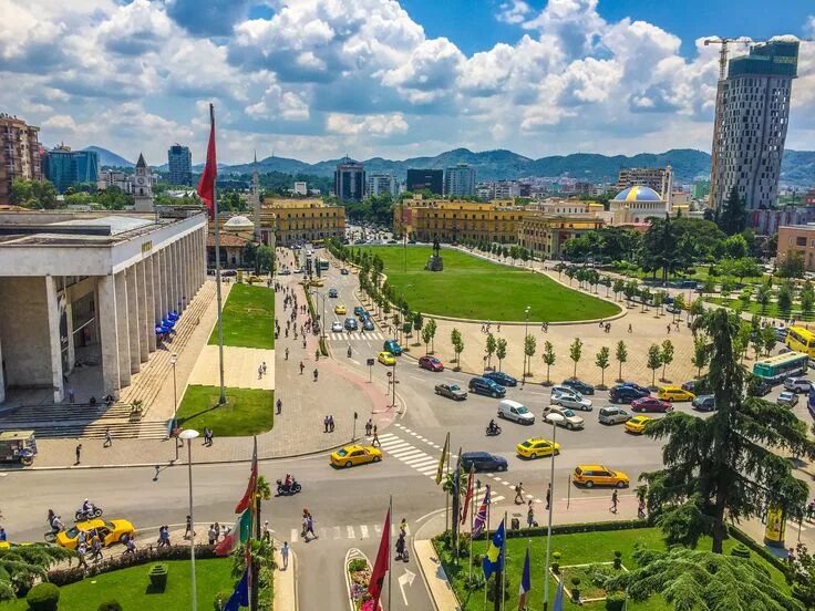 Тирана чья столица. Тирана албания. столица албания столица. тирана центр города. албания центр города.