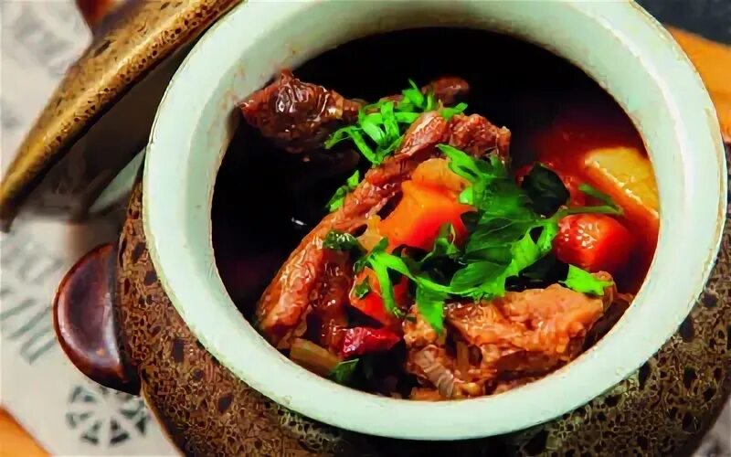 Горшочки с мясом и перцем