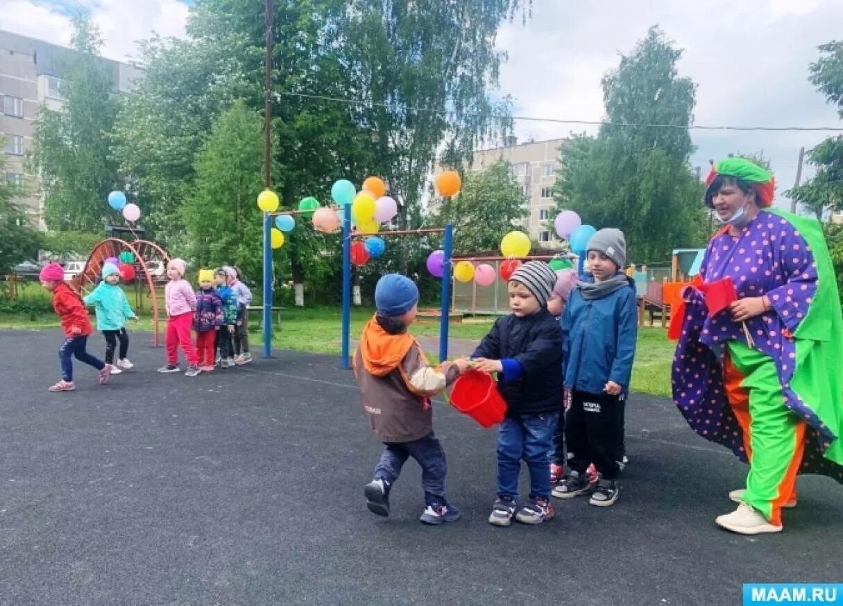 День защиты детей в детском саду фотоотчет. Встреча детей в ДОУ на 1 июня. Праздник 1 июня в детском саду на улице. Фотоотчет 1 июня в детском саду защиты детей.