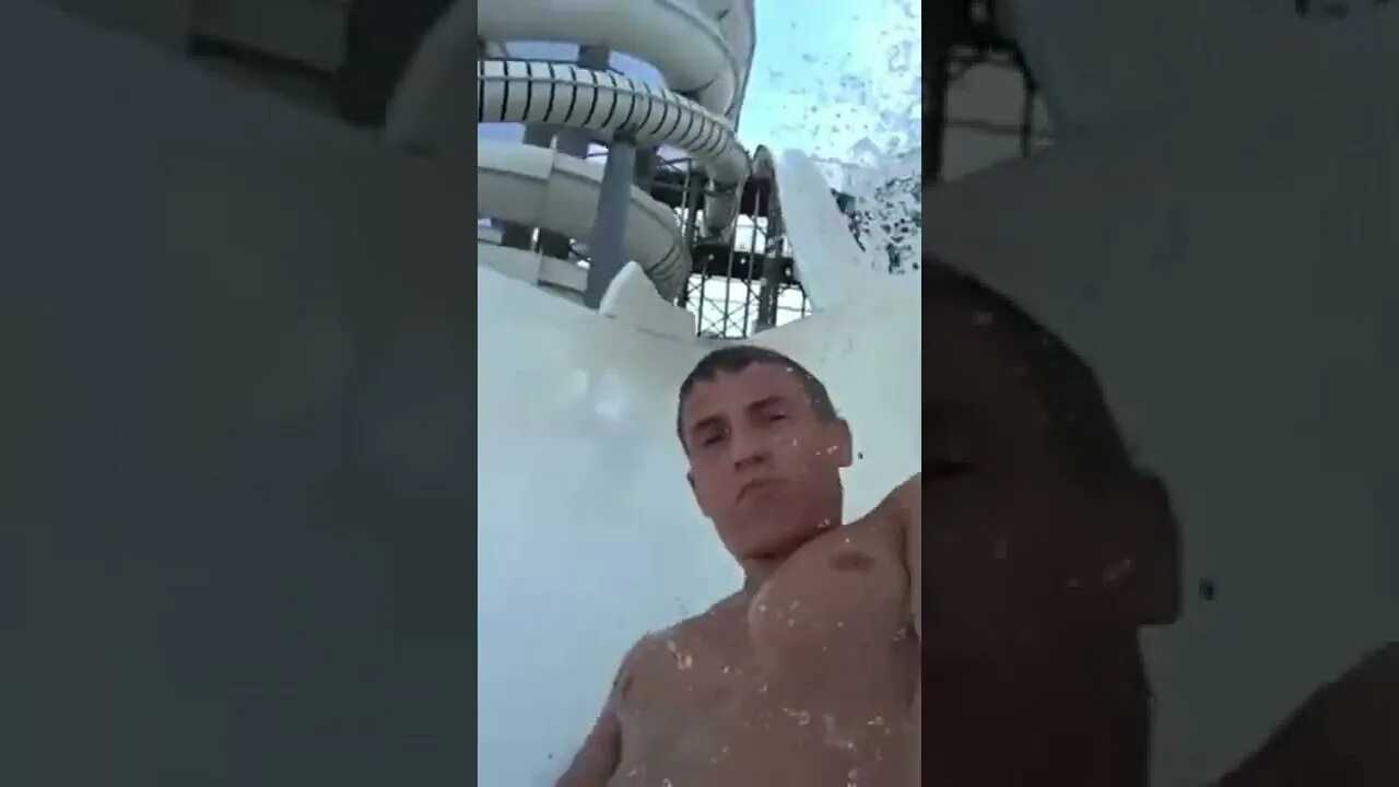 Аркадий кобяков 2023. Девушка влада кобякова. Парни в аквапарке. Кобяков в аквапарке. Номер влада кобякова, а 4 - настоящий.