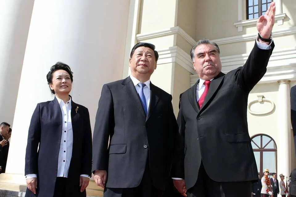 Эмомали рахмон и си цзиньпин. Си цзиньпин в таджикистане. Таджикско китайские отношения. Си цзиньпин таджик. Эмомали рахмон.