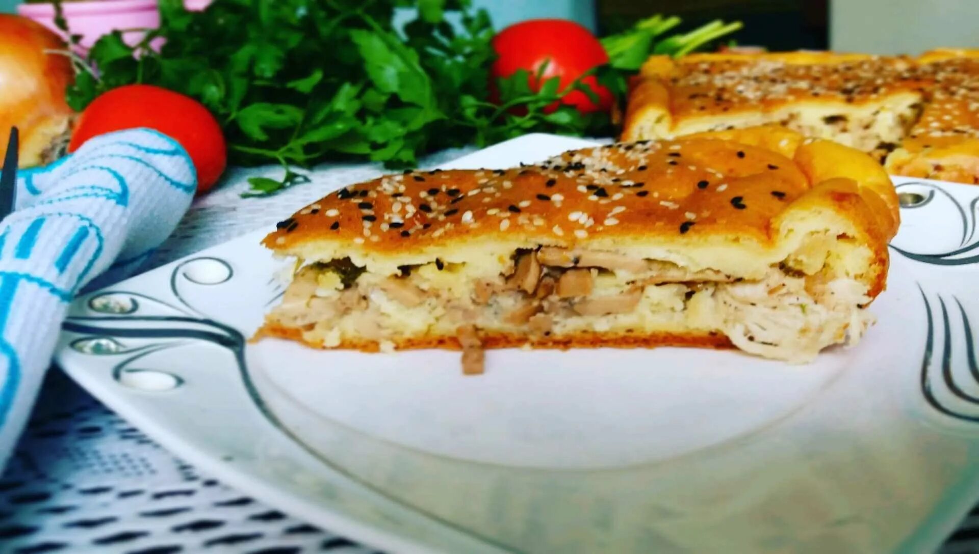 Рецепт заливного пирога с грибами и картошкой. Заливной грибной пирог. заливной пирог с курицей. заливной пирог с курицей и грибами. куриный пирог в духовке заливной.