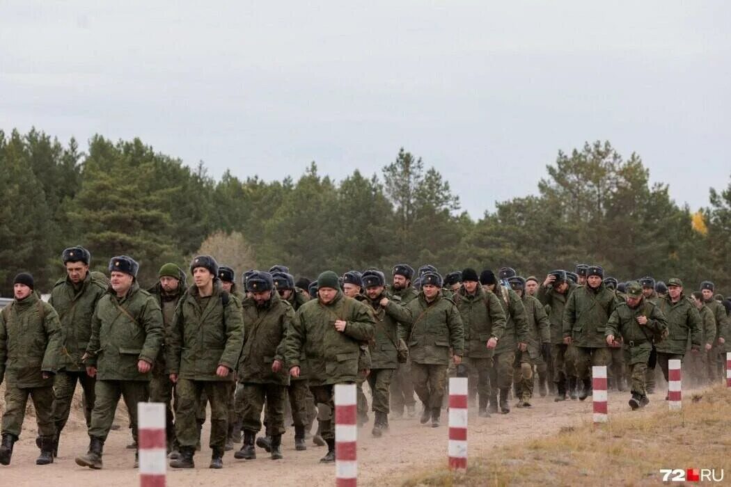 Солдаты на полигоне. Полигон. Стрельба на Белгородском полигоне. Таджики расстреляли на полигоне мобилизованных